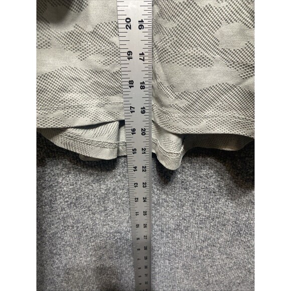 Danskin Now Women’s Size Small Petite Gray Camo Racerback Active Tank Top - Picture 4 of 7